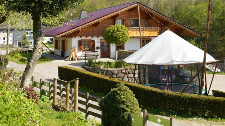 Haus Alpenrose Zum Vic Apartment Wermelskirchen Exterior foto